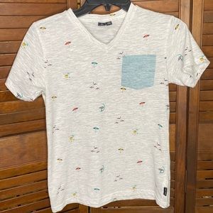 Ocean Current Boys V-Neck T-Shirt Size Medium